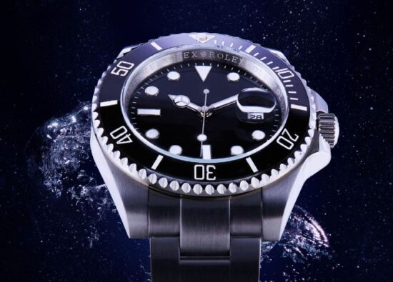 Zegarek zanurzony w wodzie. Jak czyścić zegarek w prawidłowy sposób?