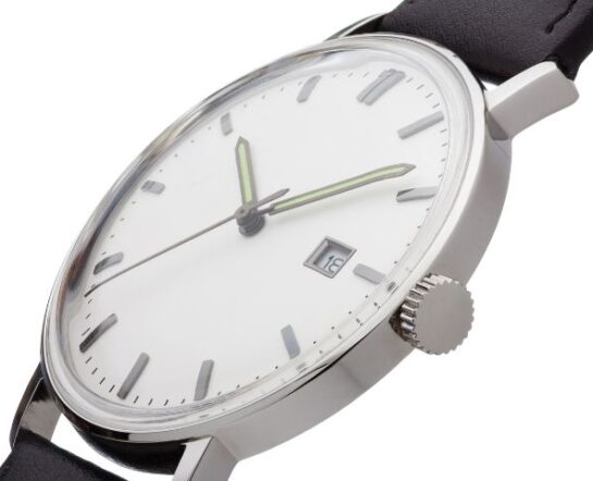 Na zdjęciu przykładowy zegarek ceramiczny.