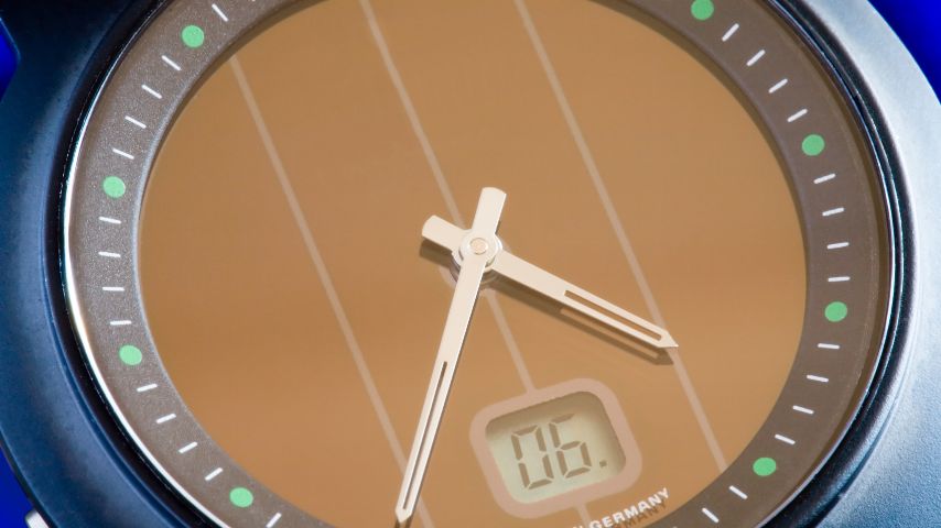 Na zdjęciu typowa tarcza, jaką mają zegarki solarne.